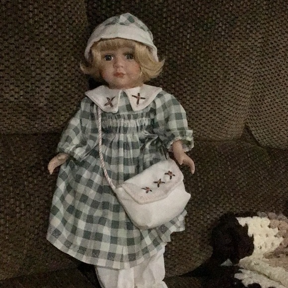 Collector Doll by DanDee - Picture 1 of 3